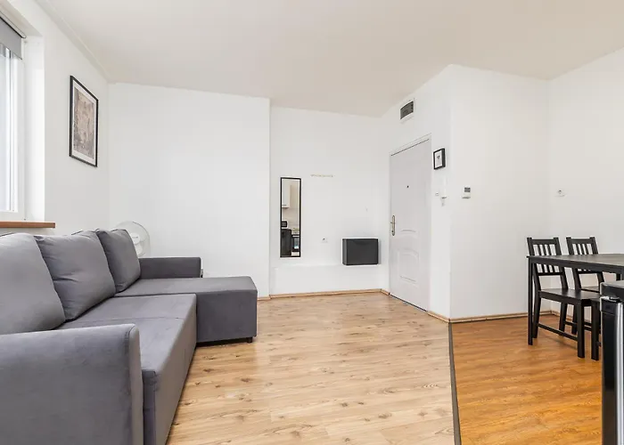Mira Nest -