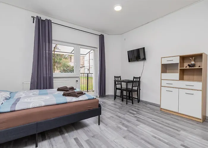Mira Nest - Affittacamere 3*