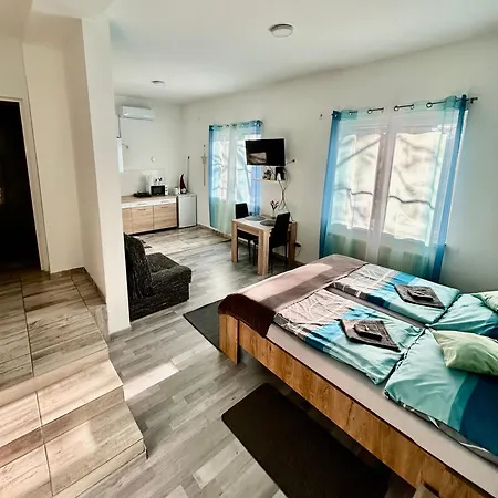 Mira Nest - Guest house *