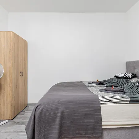 Mira Nest -