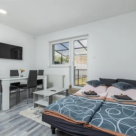 Mira Nest - Gæstehus Budapest