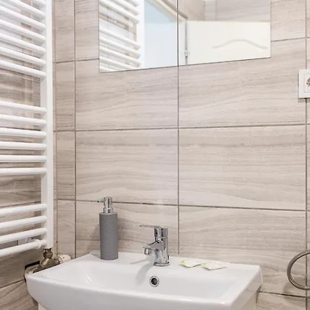 Mira Nest - Gæstehus 3*