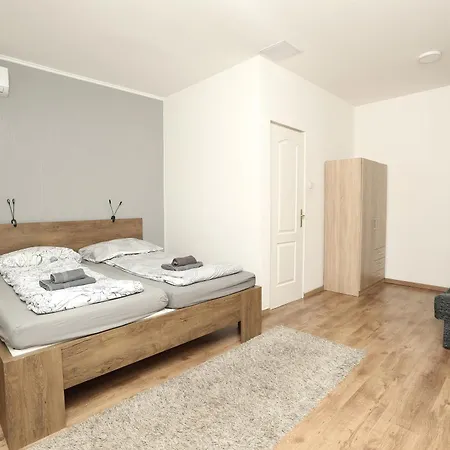 Mira Nest - Budapest