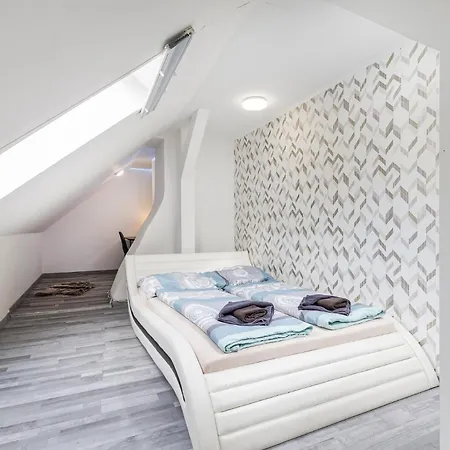 Mira Nest - Gæstehus Budapest