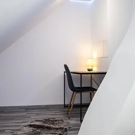 Mira Nest - Budapest