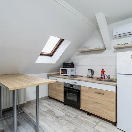 Mira Nest - Gæstehus 3*