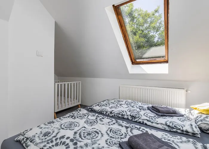 Venus Apartments - Mira Nest 3*