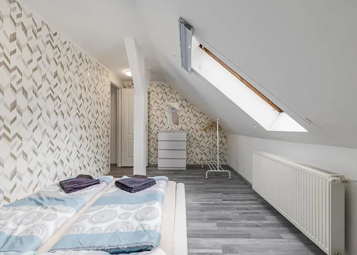 Venus Apartments - Mira Nest 3*