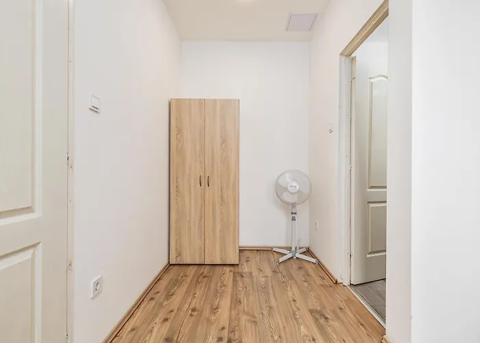 Venus Apartments - Mira Nest 3*
